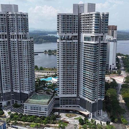 Teega Suites Puteriharbour By Wp Homestay Johor Bahru Luaran gambar